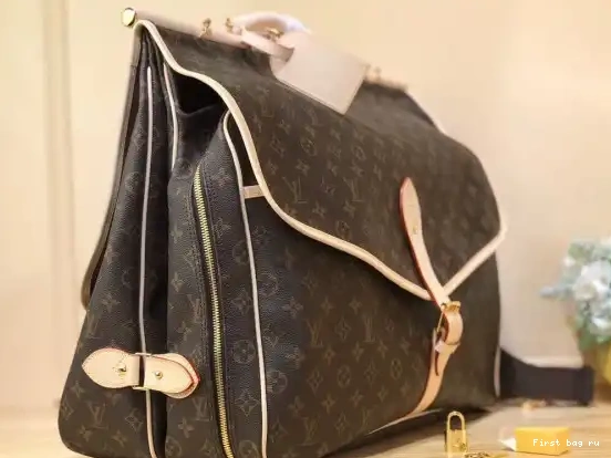 First bag ru LOUIS HUNTING BAG VUITTON 0522